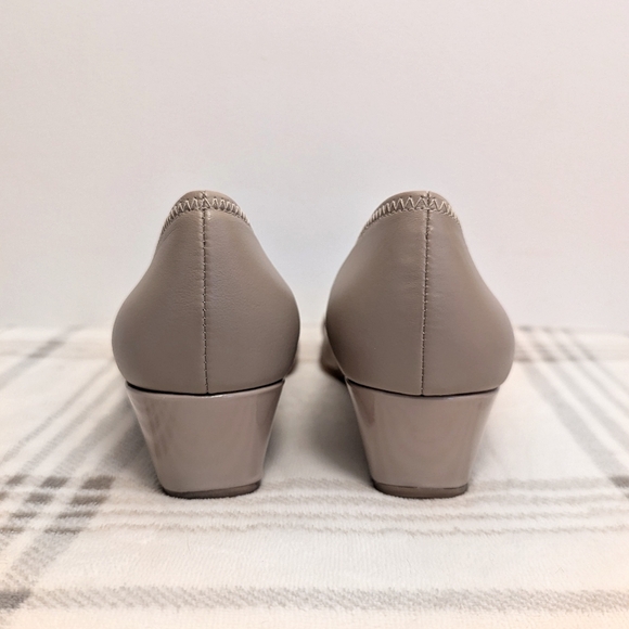 Cole Haan Waterproof Elsie Logo Wedge in Patent Maple Sugar Tan Color Size 6.5 - Picture 4 of 13